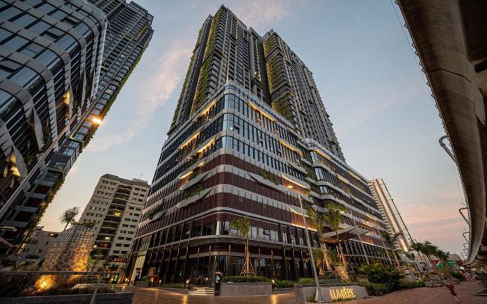 The LUMIERE Riverside Residence
