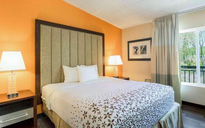 Fairmount Inn & Suites -Stroudsburg, Poconos