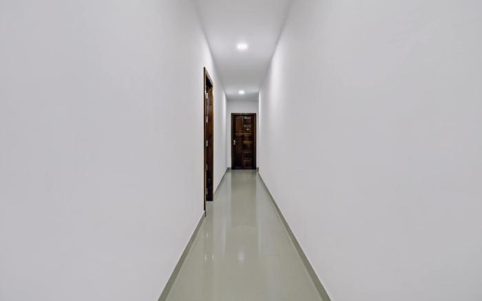 Super Hotel O Anayara Near Lulu Mall formerly Timber Residency