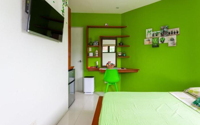 LIME: Grove area, 2 min walk to UPLB Gate