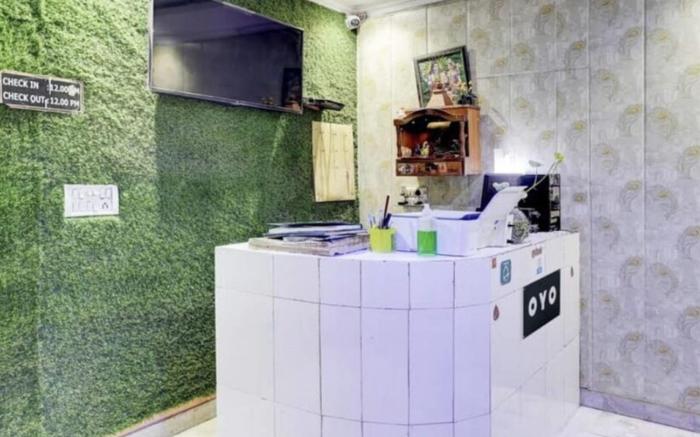 Goroomgo Pyrenees Home Stay Agra