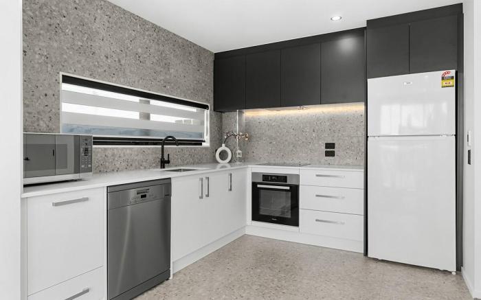 CBD Contemporary Comfort Townhouse 2 BR 2.5Bath