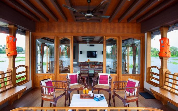 Abad Premium House Boat