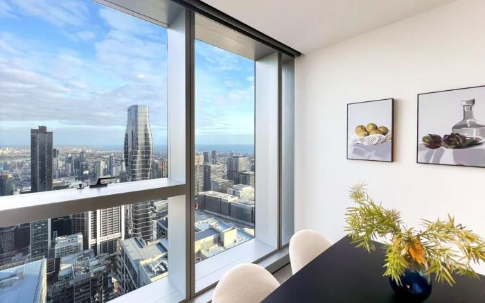Luxury CBD Skyline View Apartment LV58