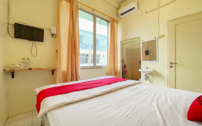 RedDoorz near Soekarno Hatta Airport 3