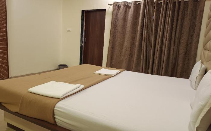 Hotel Apratim Lodging & Boarding