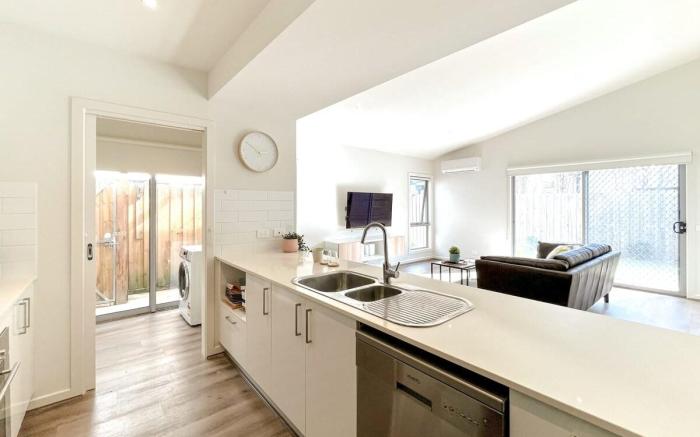 Modern Berwick Home WiFi*Smart TV*Garage