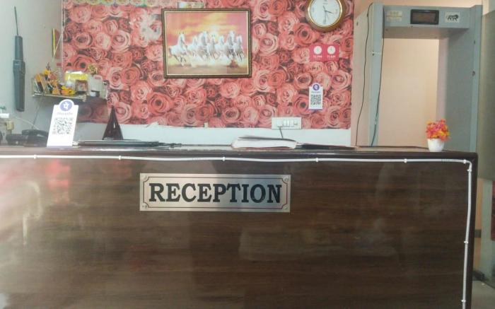 Goroomgo Hotel Diamond Mahipalpur