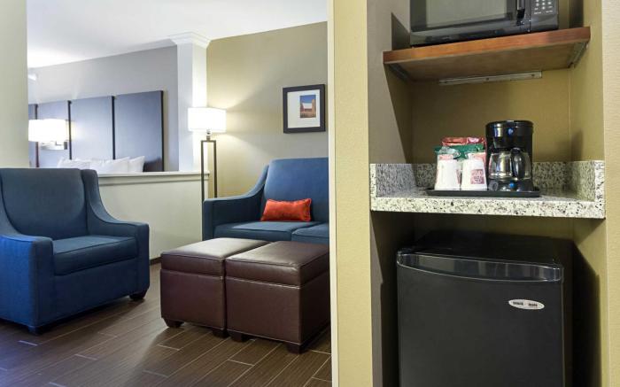 Comfort Suites & Conference Center
