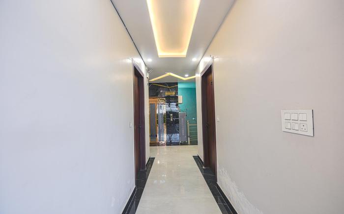 FabHotel Relax Inn Palace