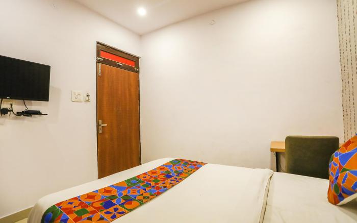 FabHotel Pranjul Inn