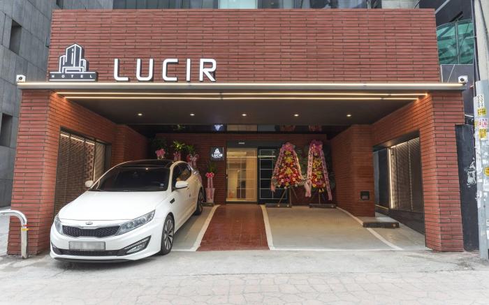 Lucir Hotel