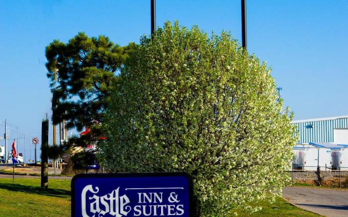 Castle Inn & Suites By OYO Chickasha