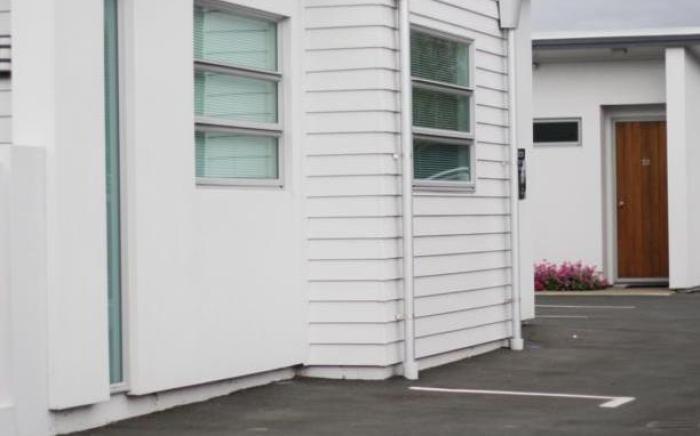 Broadway Motel & Miro Court Villas