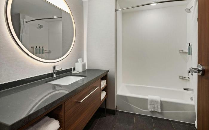 Courtyard by Marriott Bettendorf