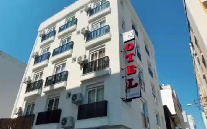 BONE APART HOTEL
