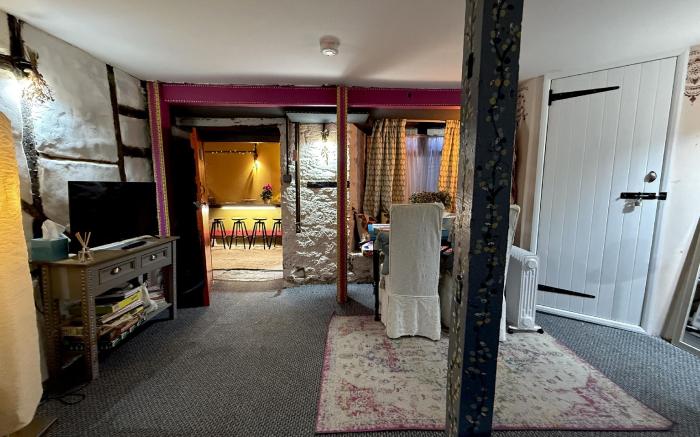 One Drake Road Apartment