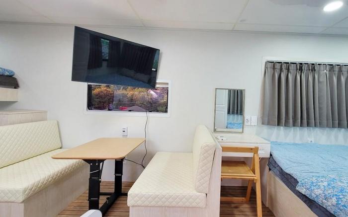 Haeoreum Glamping Caravan