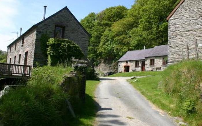 Troedyrhiw Holiday Cottages