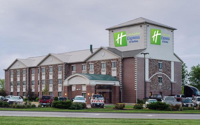 Holiday Inn Express and Suites Olathe South By IHG