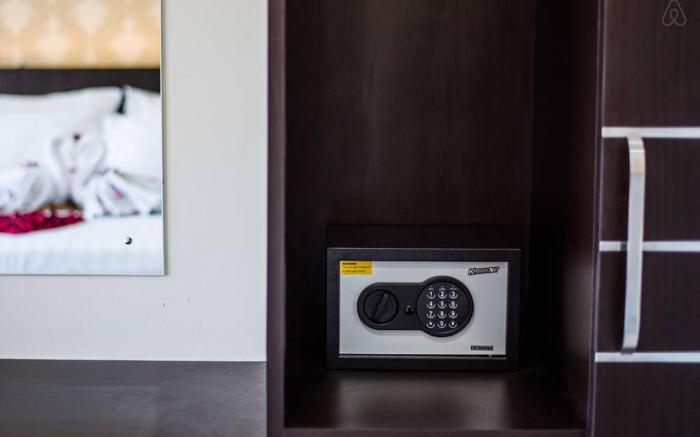 Bisma Guest suite near the shops & Beach in Legian