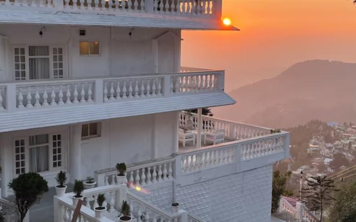 Blue Mountain White House Hotel, Mussoorie
