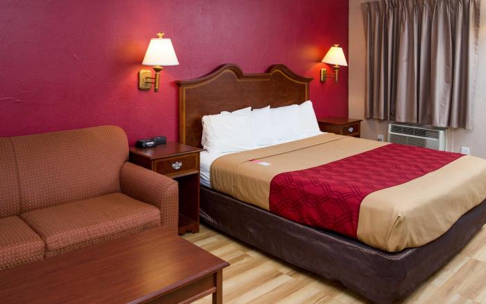 Econo Lodge Sturbridge Route 20