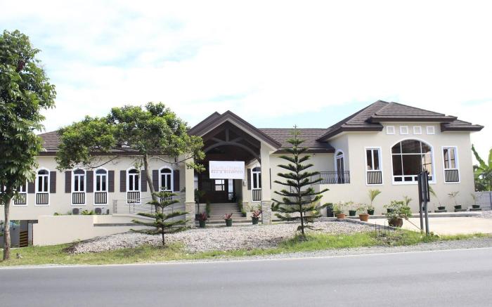 Country Chateau Hotel