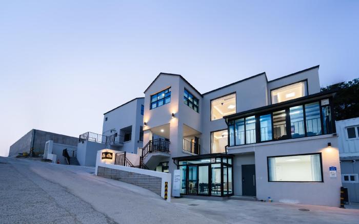 Gyeongju Bomun Aneon Pool Villa