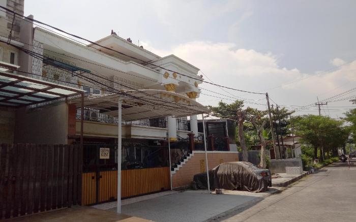 SPOT ON 93880 Guest House Bu Iin Syariah