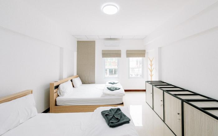 redb hostel double female room