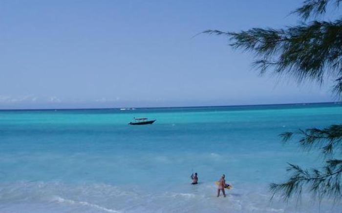 Sazani Beach Lodge and Tidal Lounge