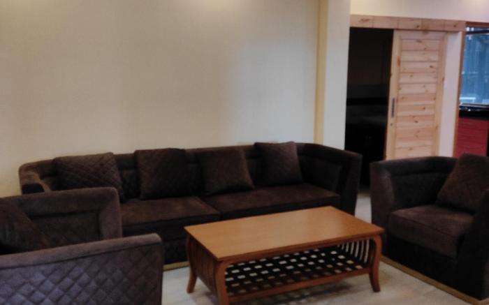 Superb Three Bedroom Apartment. 