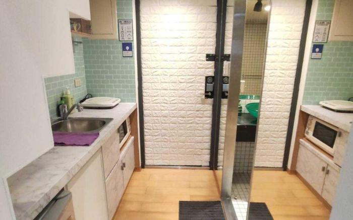 Taipei's Pulse: Stay in the Heart of Ximending 6B