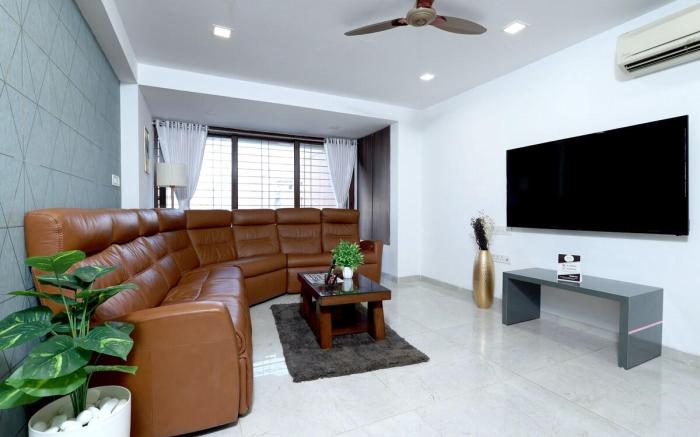 Business Traveler’s 4 BHK Apartment Near NESCO