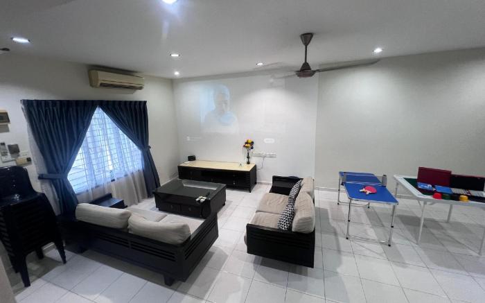 Cozy Projector Home 4273 ( Setia indah )