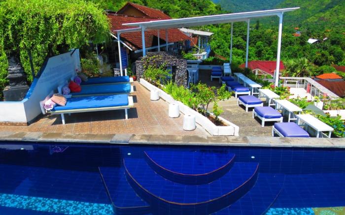 Waenis Sunset View Hotel and Restaurant