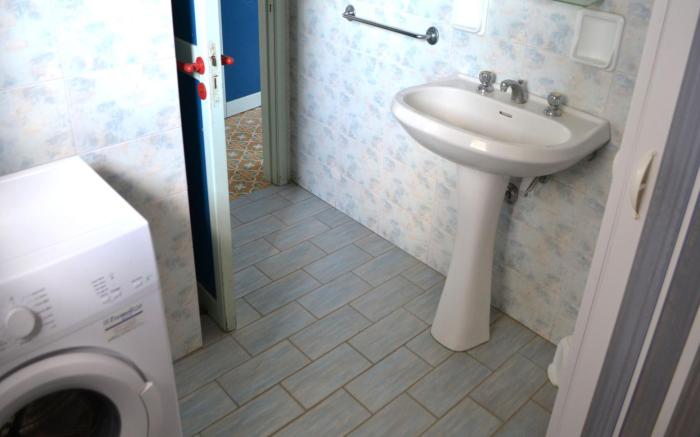 Umi holiday home on the first floor with outdoor space in San Foca