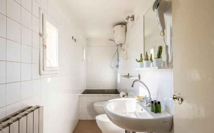 Cerchi 3 in Firenze with 2 bedrooms and 1 bathrooms