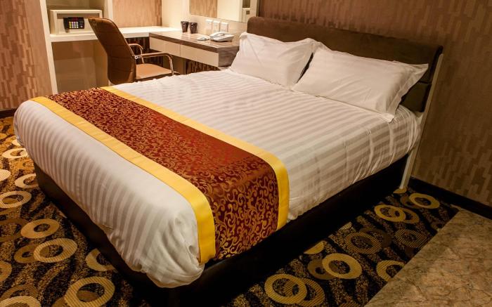 Golden Valley Hotel