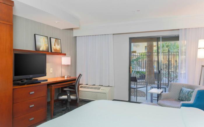 Courtyard By Marriott Las Vegas Stadium Area