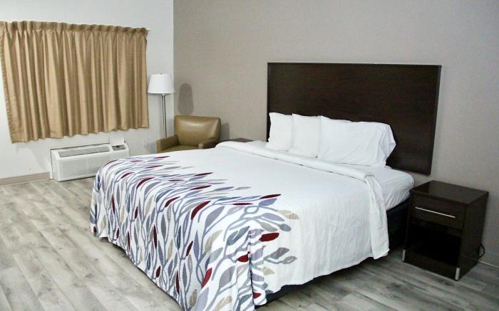 Red Roof Inn & Suites Lake Orion/ Auburn Hills