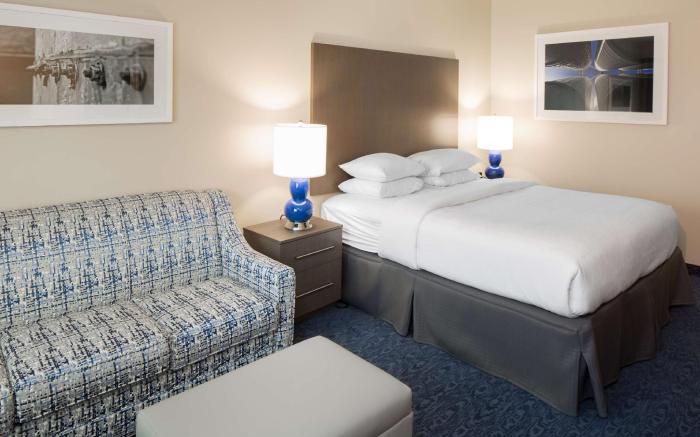 Hotel Renovo Des Moines Urbandale,Tapestry Collection Hilton