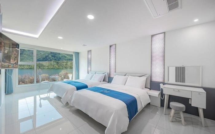 Nami Island River North Pool Villa