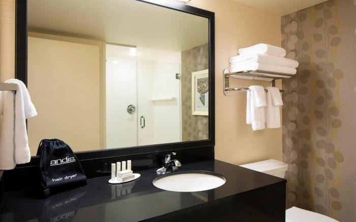 Fairfield by Marriott Inn & Suites Calgary Downtown