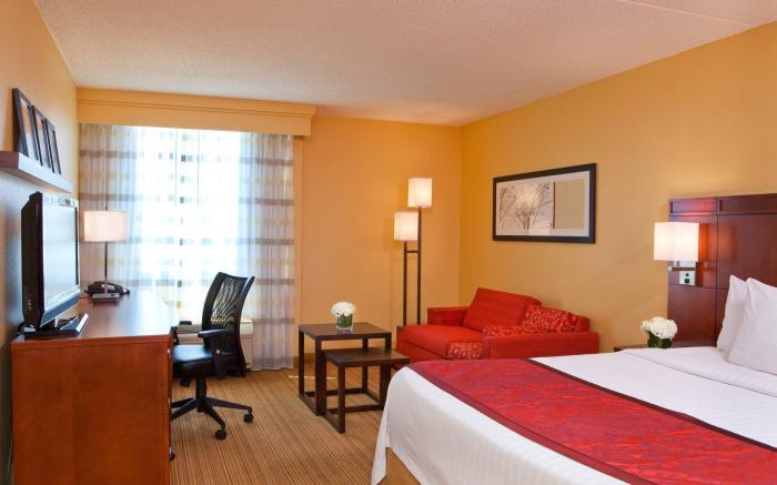 Courtyard by Marriott Alexandria Pentagon South