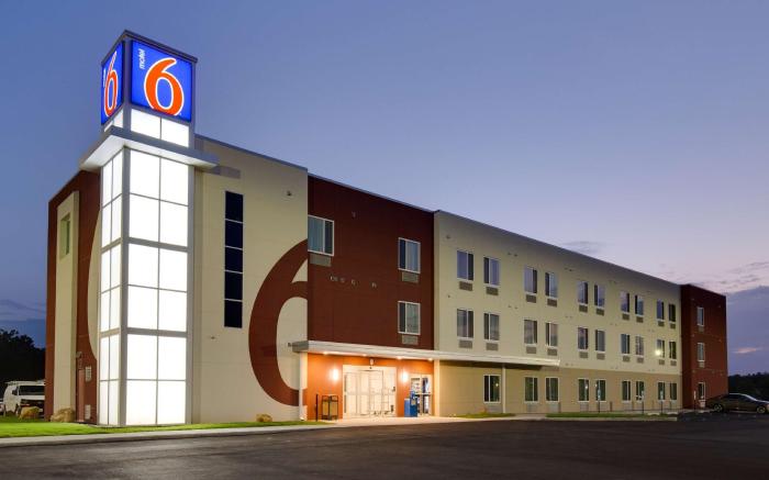 Motel 6 Poplar Bluff, MO