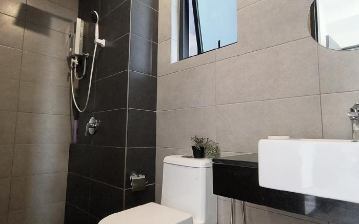 HOT-Cozy & Drive Urban Suite 8pax UA13A10 by WL N
