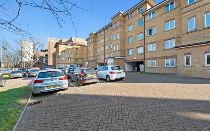 2-BR London Oasis in Woolwich