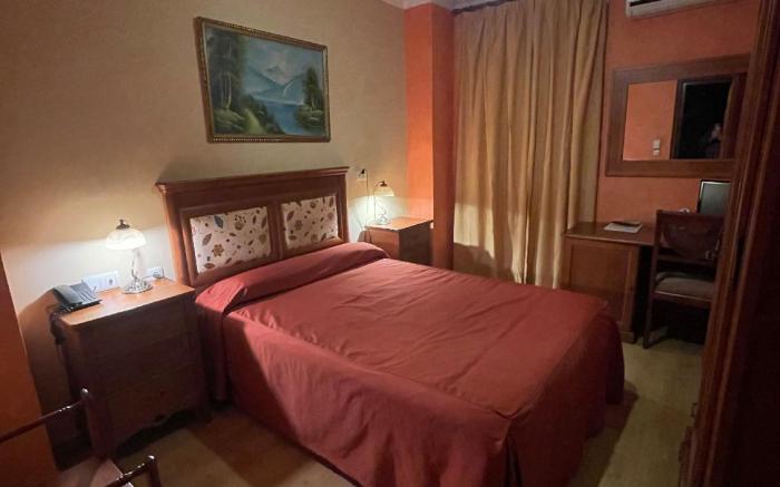 Hotel** Esmeralda
